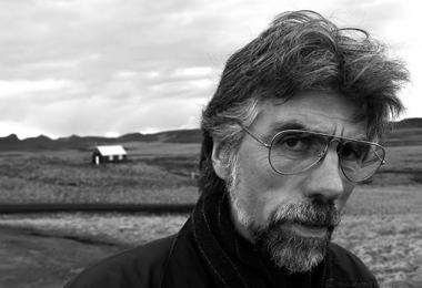 LISTAMAÐUR UM LISTAMANN