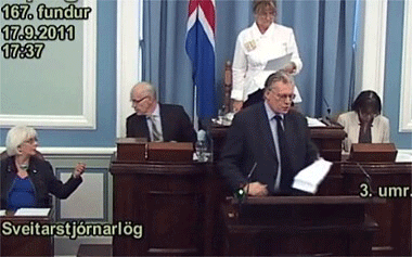 GREIDDI ATKVÆÐI MEÐ EIGIN TILLÖGUM!