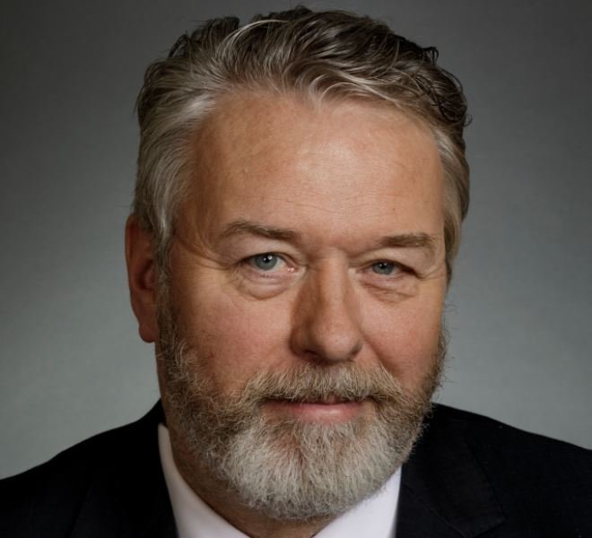 ÞAKKIR TIL ALÞINGISMANNS FYRIR AÐ UPPLÝSA UM SMÁATRIÐI SEM EKKI ERU SMÁ